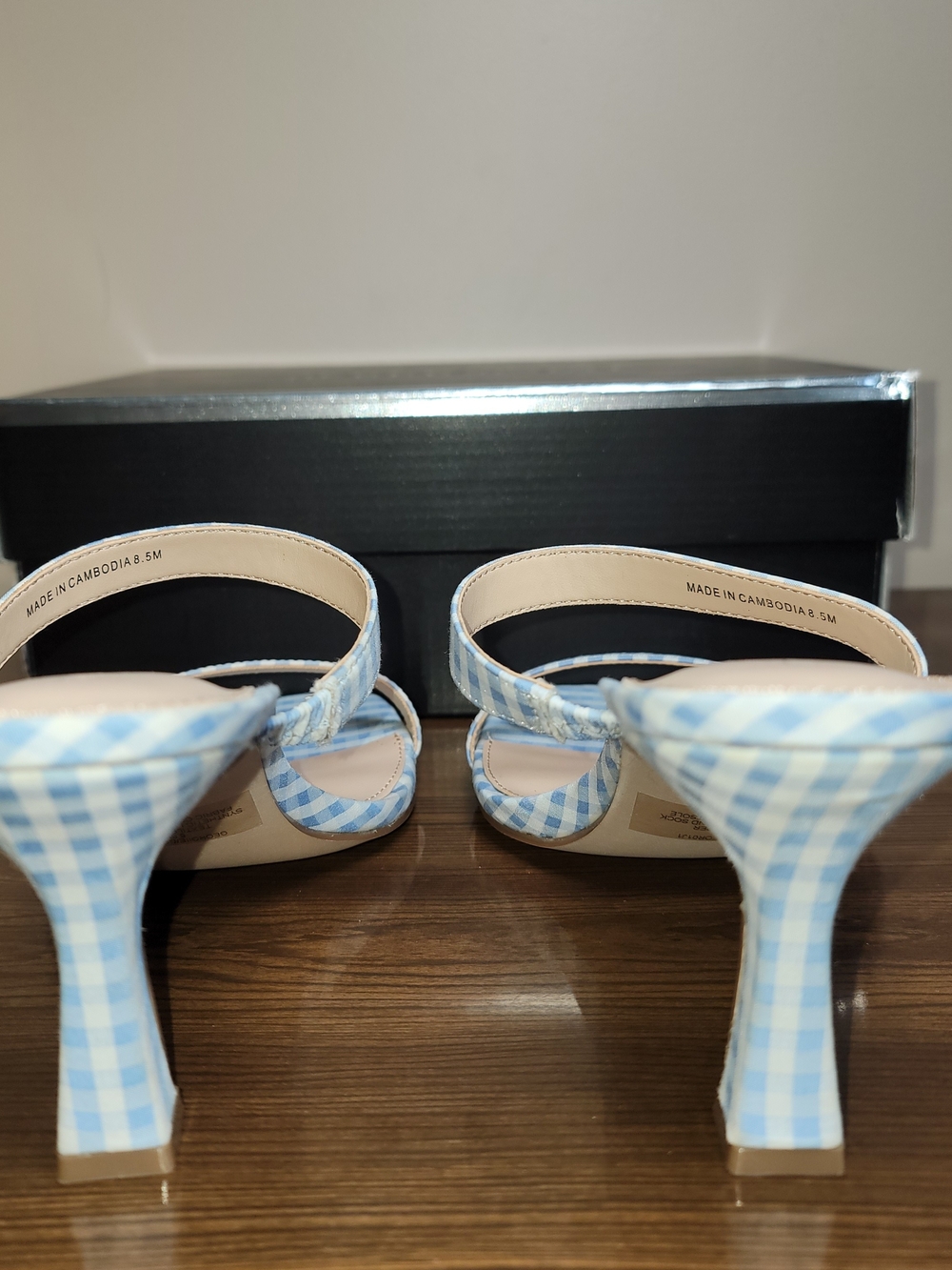 Madden Girl Women's Blue Gingham Strap Sandals - Size 8.5 - Picture 2 of 5